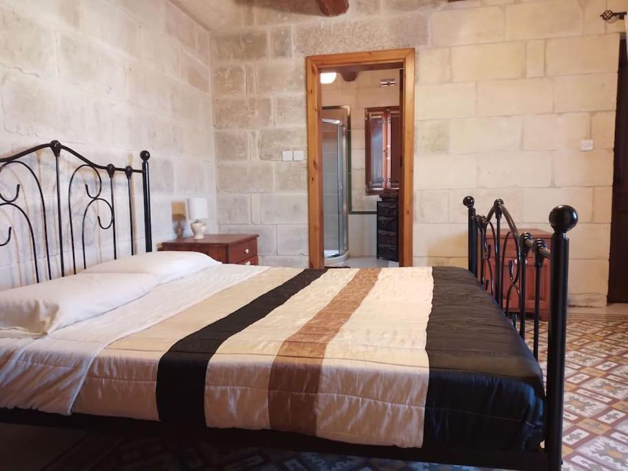 Geligiz Farmhouse Għajnsielem Exteriér fotografie